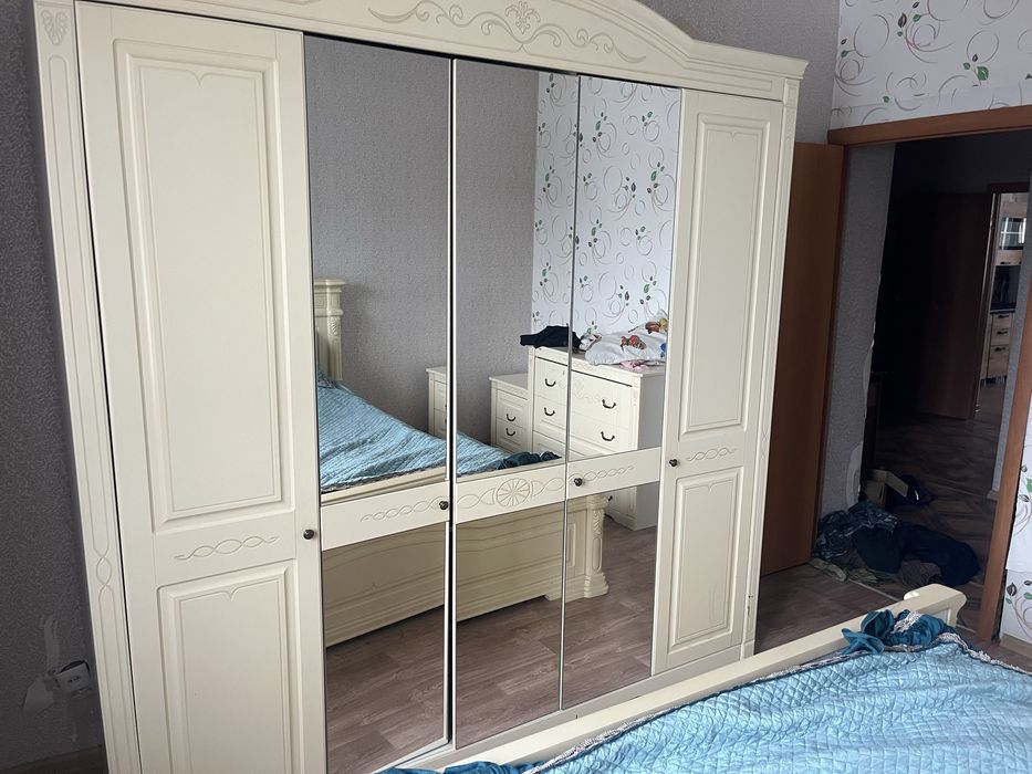 Спальный гарнитур