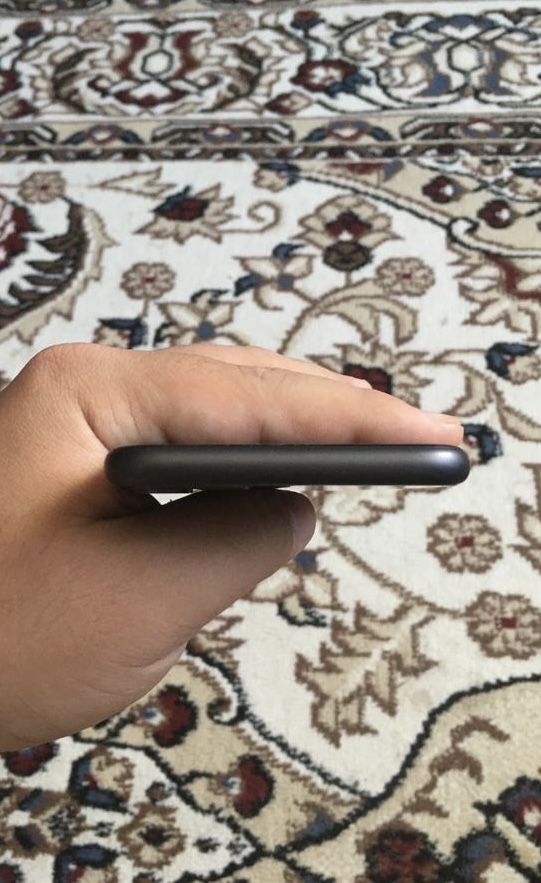 Продам Iphone 11 на 64GB