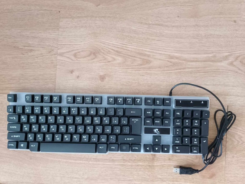 Светеща гейминг клавиатура с мишка