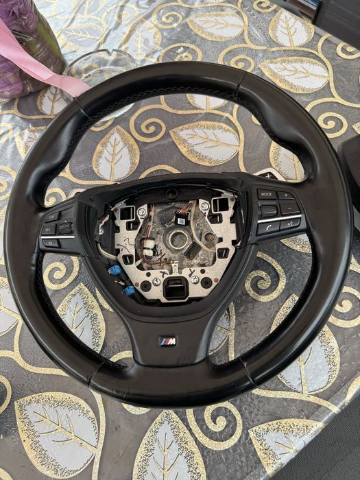 Volan bmw f10 in stare foarte buna