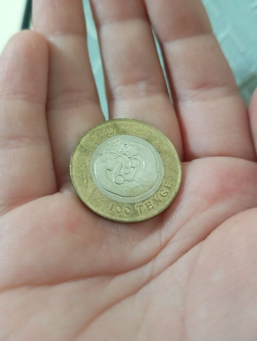 Продам Новый 100 тенге нет црапен