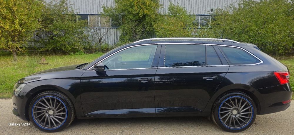 Vând Skoda Superb