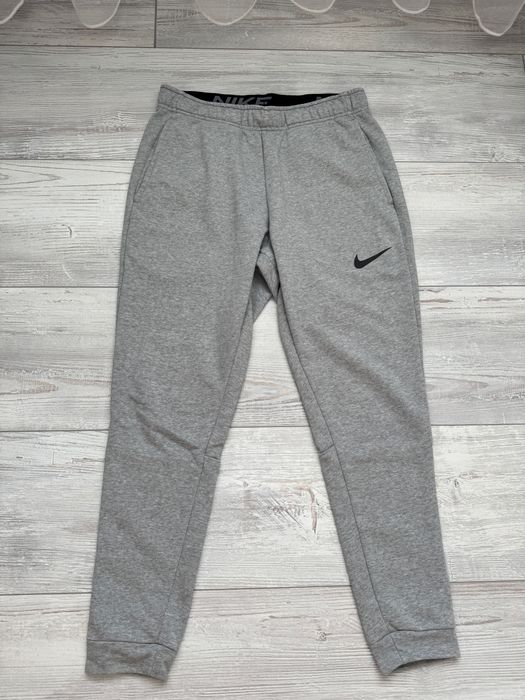 Мъжко! Чисто ново оригинално долнище Nike TF Taper