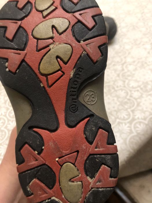 Продам теплые ботинки для мальчиков