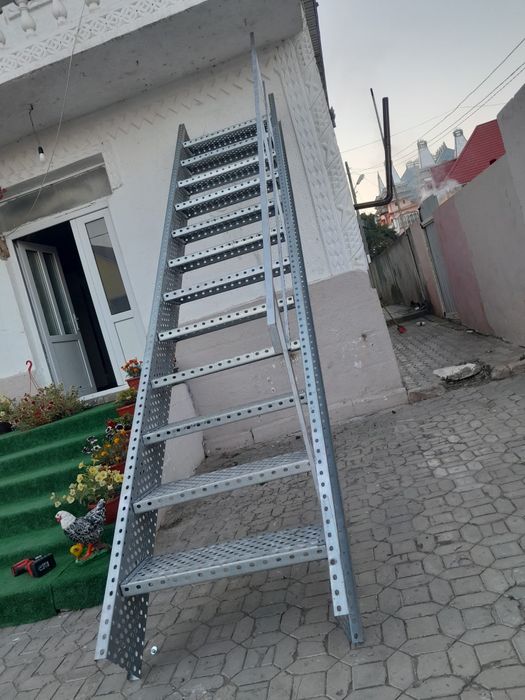 Scări metalice galvanizate la orice demisiune asiguram transport ori u