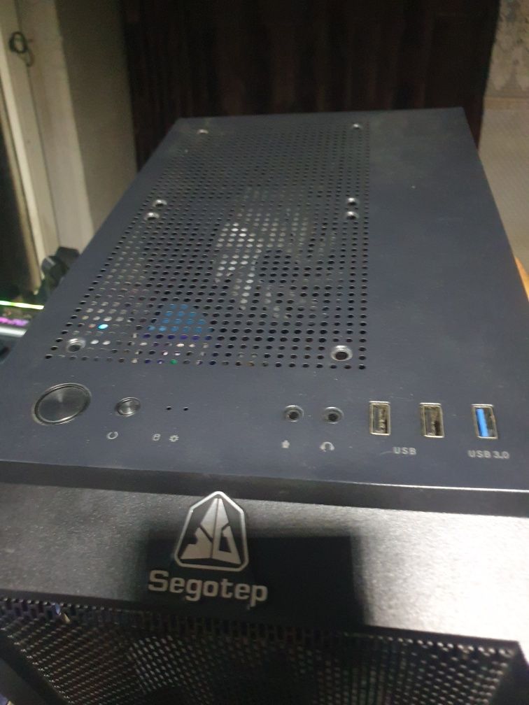 Vând carcasa pc segotep