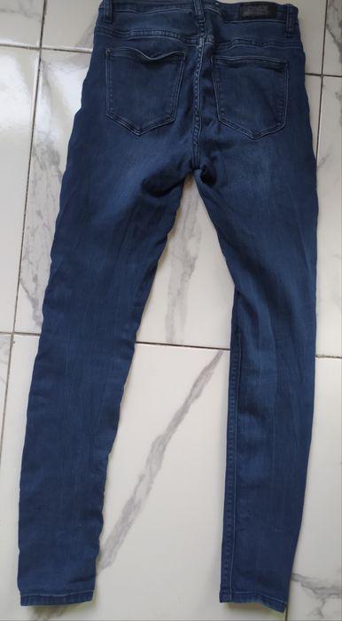 Pantaloni de blugi