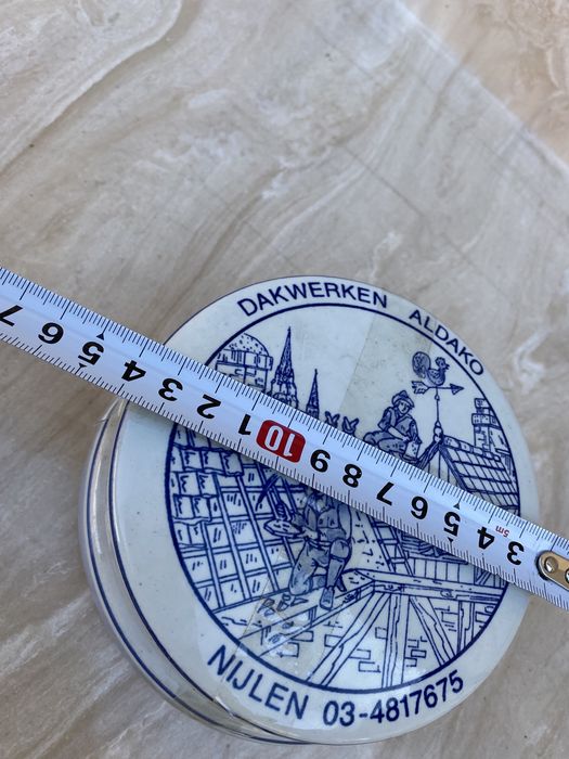 Холандска порцеланова кутия на делфт