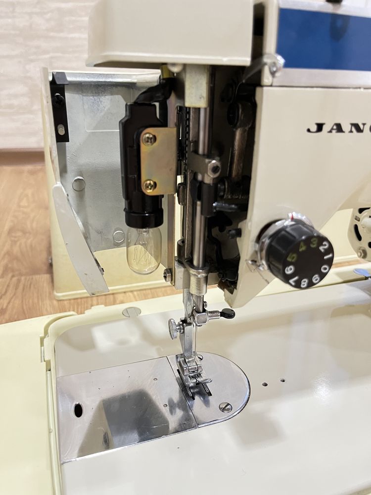 Продаётся новая немецкая токавая швейная машина фирмы «Janome»