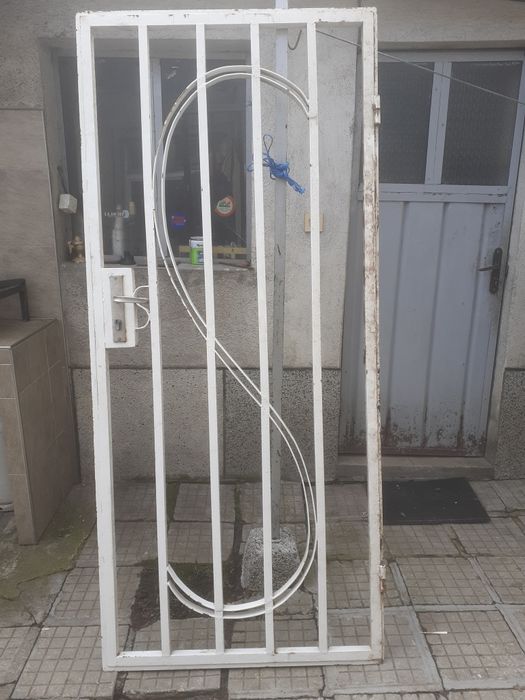 Метална врата-решетка