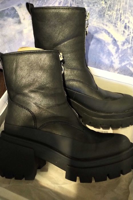 Зимни боти, купени от Дайхман CTW