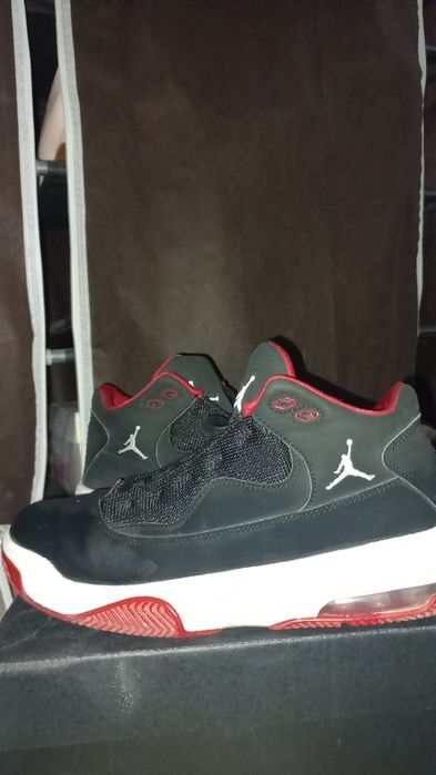 Vând jordan aura max 2