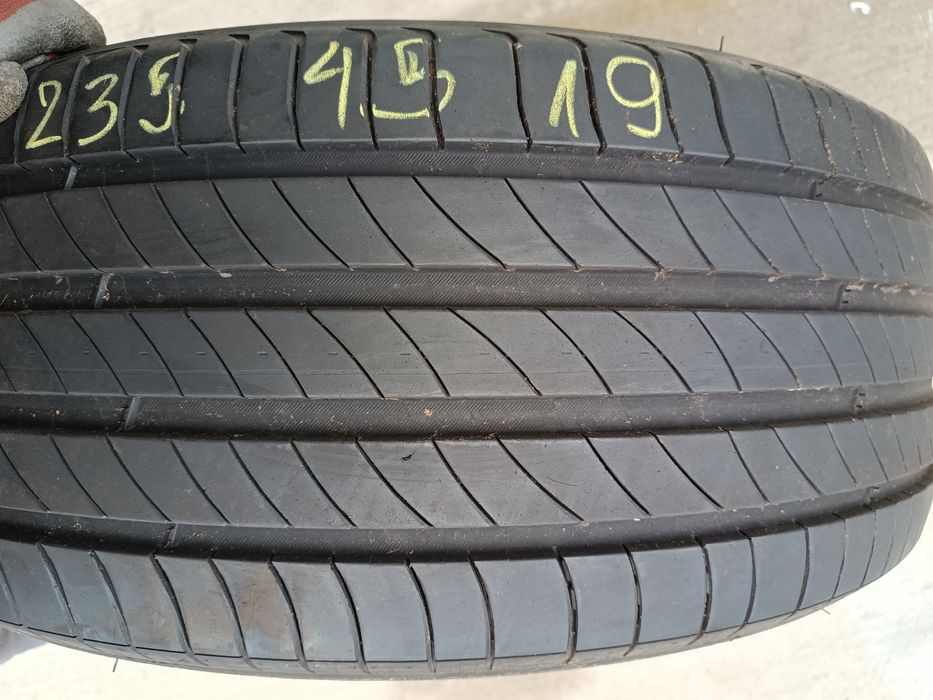 235/45/19,255/40/19, Michelin,dot 3422,нови