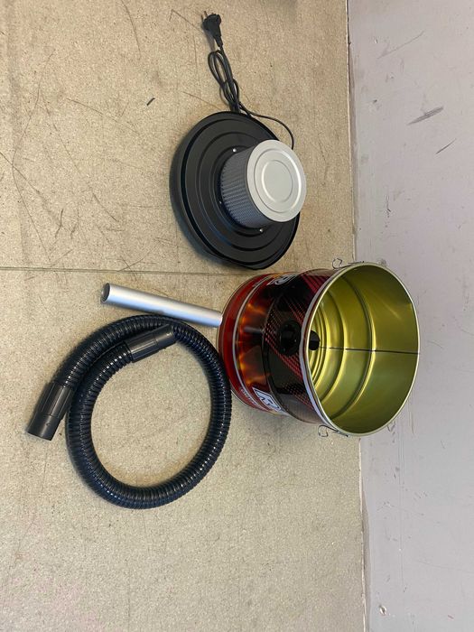 090304	Прахосмукачка за пепел 1000W 18L RD-WC02