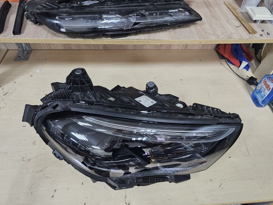 Десен фар Mercedes W214 desen far мерцедес 214 е класа