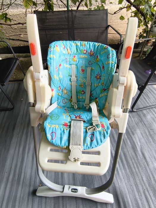 Vând scaun de masa Chicco