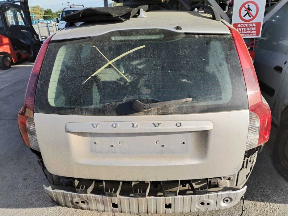 Dezmembrez Volvo V 40