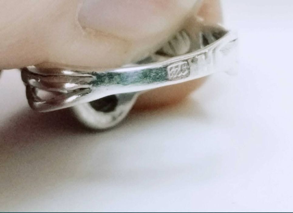 Vechi inel din argint de 925 cu trei pietre, Danemarca