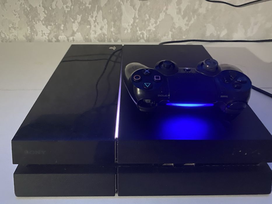 Продам Playstation 4
