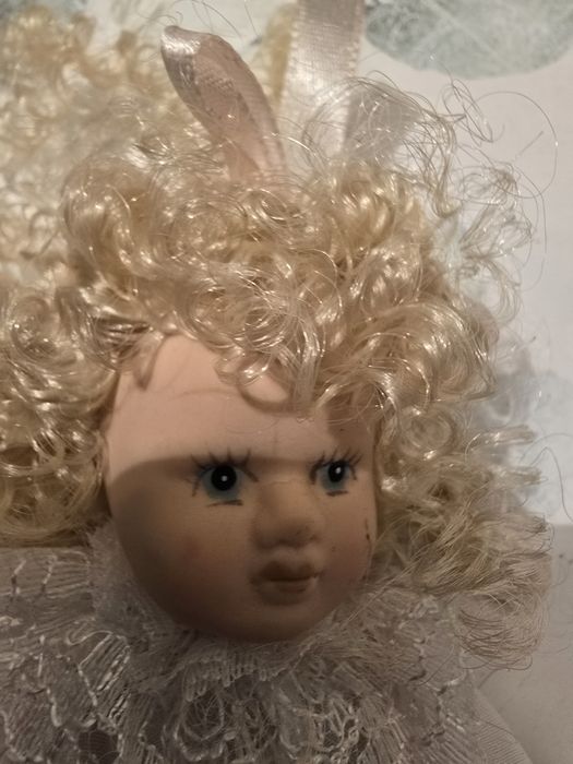 Păpușă Decorativă Porțelan Mică, Rochiță Albă, Colecție Germană