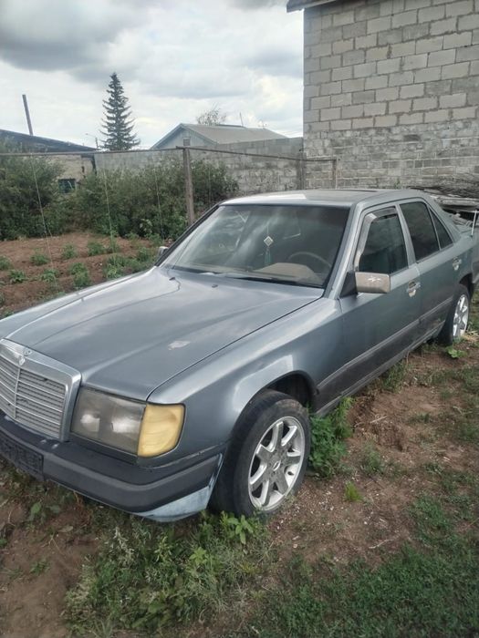 Продам машину мерседес w124