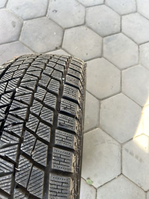 Шины Kapsen зимние в отличном состоянии 235/55/18
