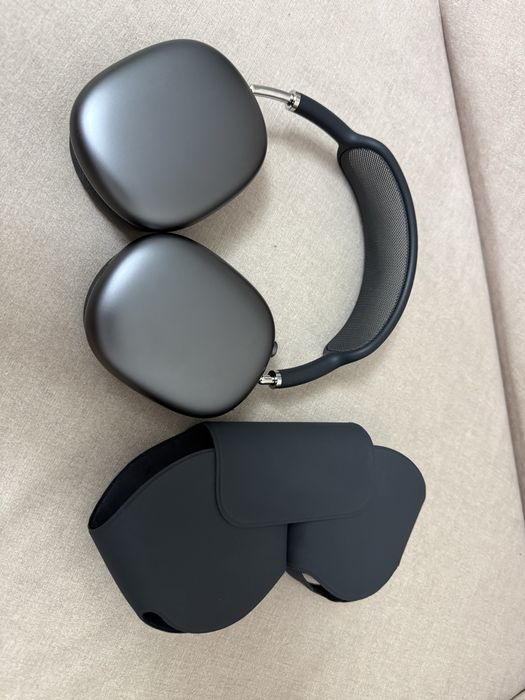 AirPods Max в идеальном состоянии
