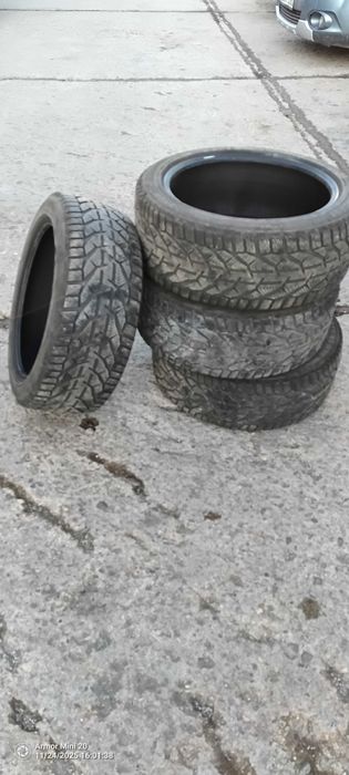 Зимни гуми 235/45/18