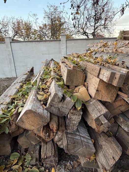 De vanzare lemn vechi din constructi