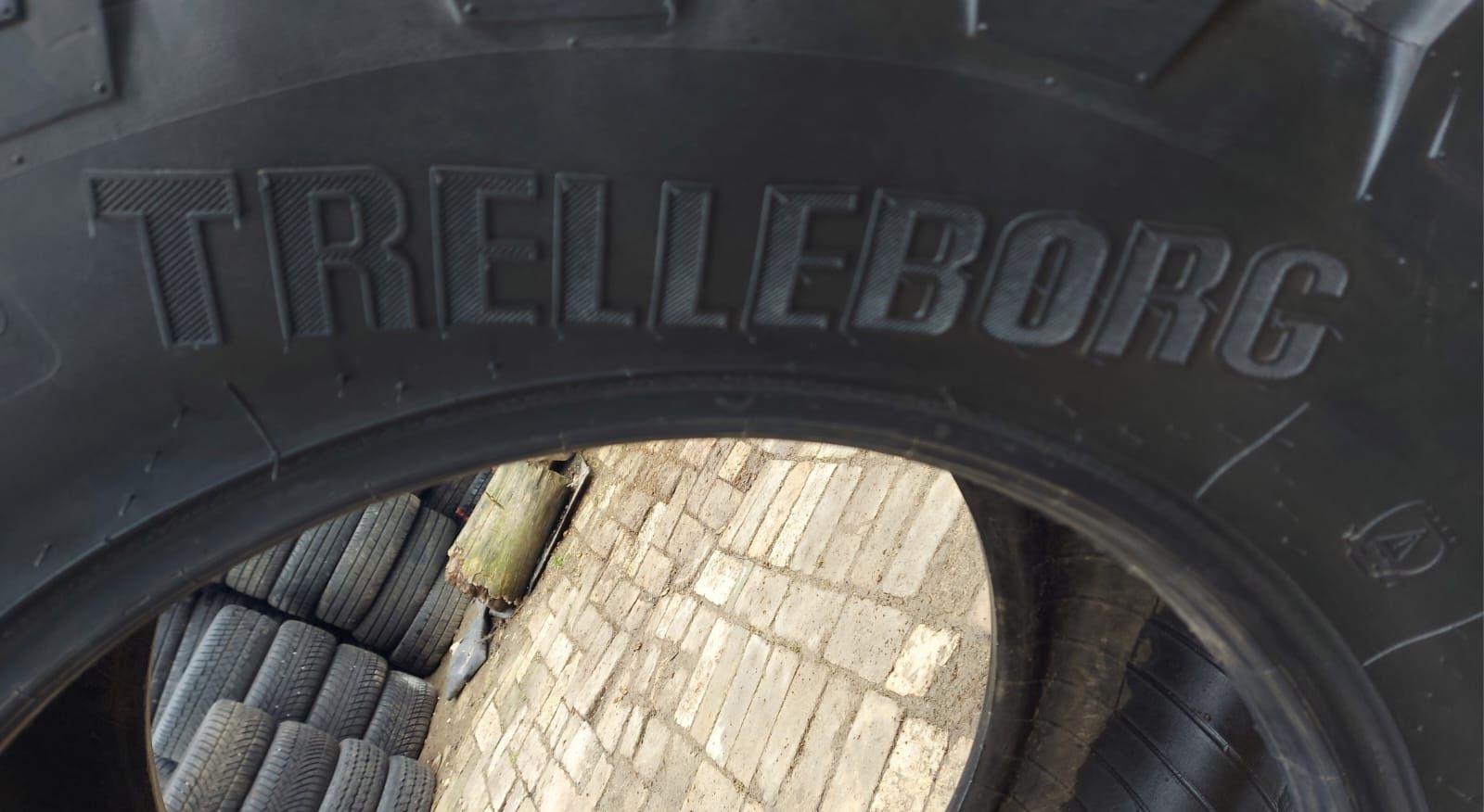 O bucată 480/65 R24 Trelleborg TM 800