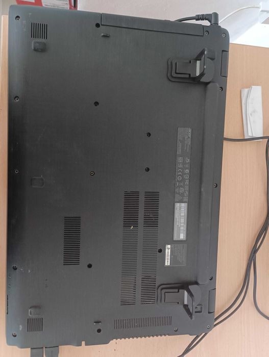 Продавам Лаптоп Acer Aspire E 17