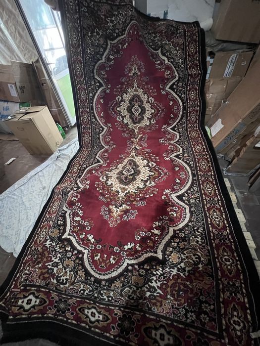 Продам ковры в хорошем  состояниии б/ у .Недорого