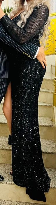 Vând rochii elegante