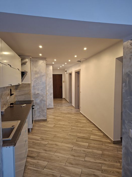 Vând apartament 3 camere