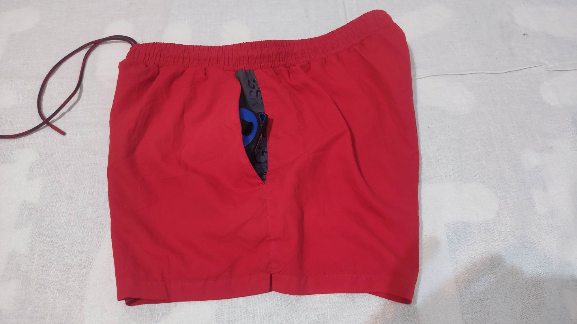 Pantaloni Hugo Boss mărime L bărbați scurți plaja piscina ștrand mare