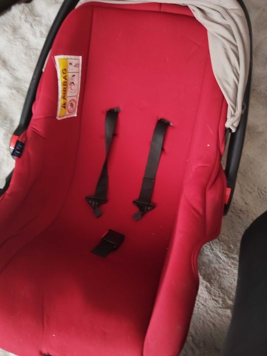 Scoică auto pentru bebe