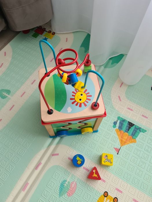 Cub interactiv educativ