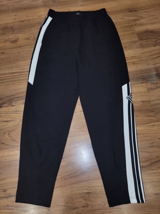 Нов спортен панталон Lucy