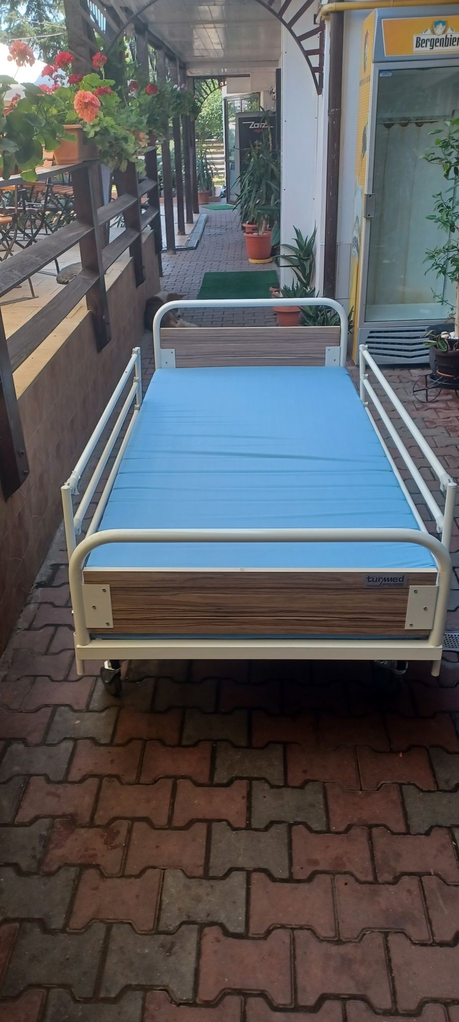 Pat de spital cu functie ridicare cap