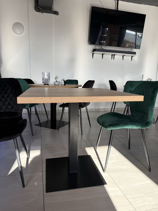 Vând mese lemn pentru HoReCa