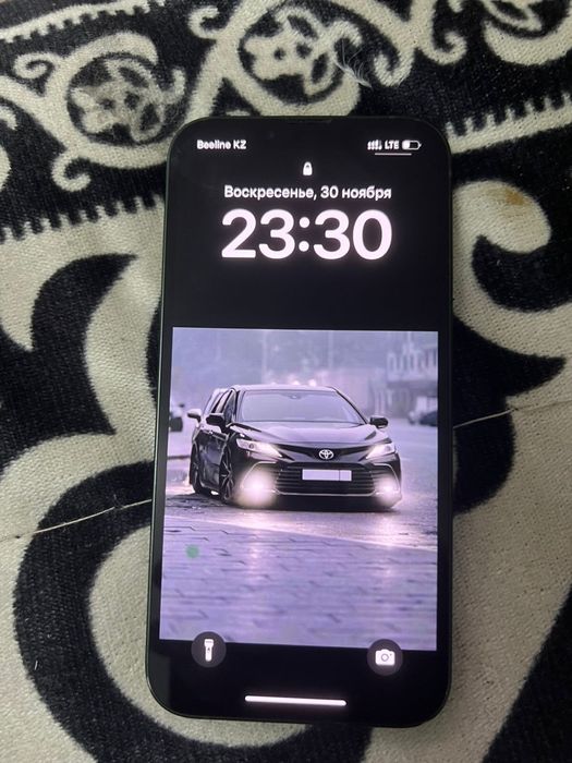 продам Айфон 13 128 в хорошем состояние