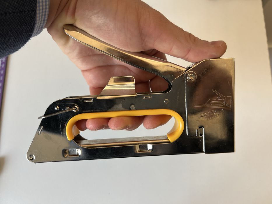 Pistol de capsat R23-1008F (tacker) capse nr 13/4-6-8mm