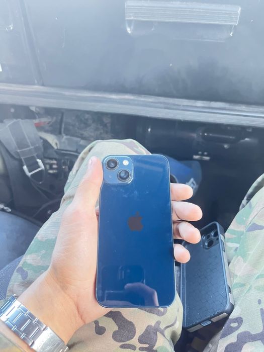 Iphone 13 почти новый