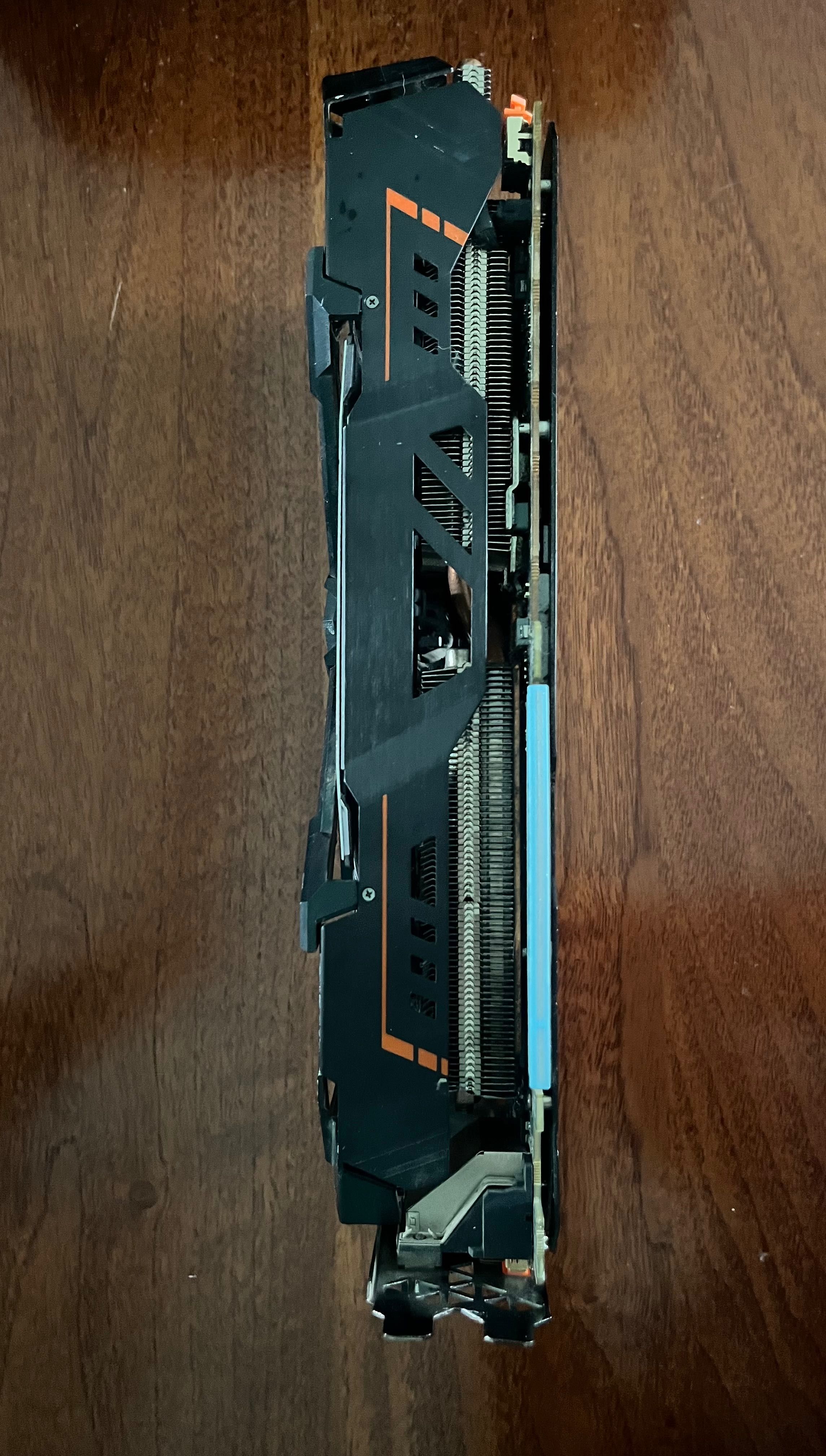 Продам видеокарту AORUS GTX 1080ti 11 gb