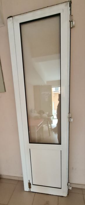 Продавам входна врата 222 см. височина/156 см