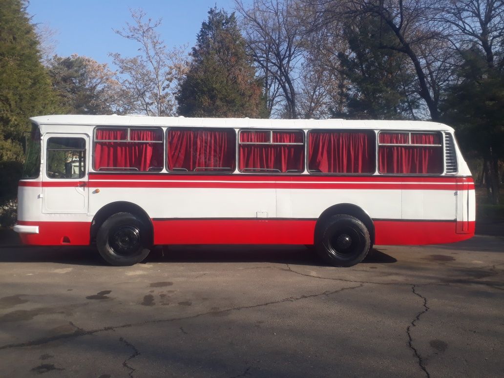 Автобус ЛАЗ 695 ретро
