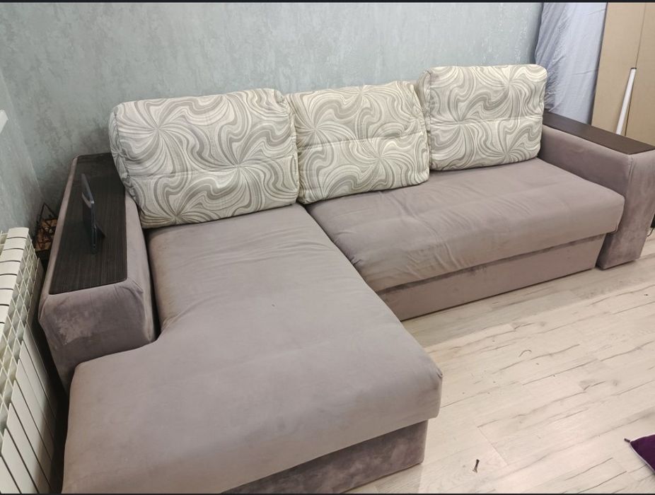 диван, спальное место