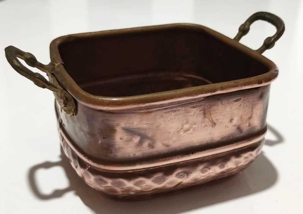 9 vase din cupru vechi lucrate manual