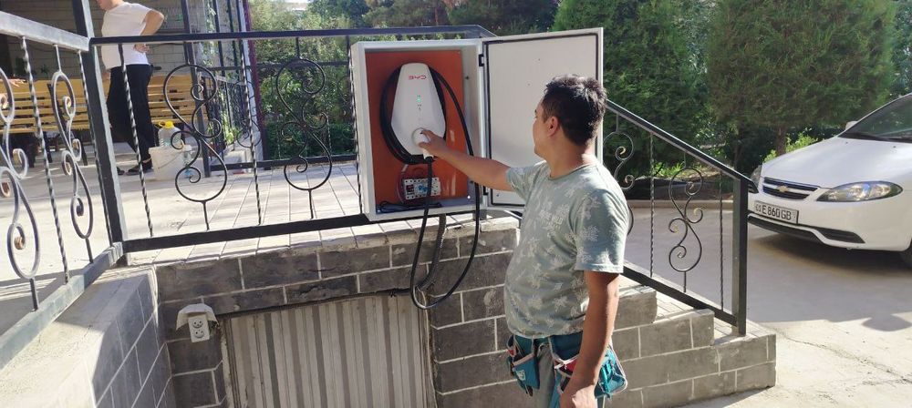 Установка зарядное устройство для Электромобилей.
7квт зарядка установ