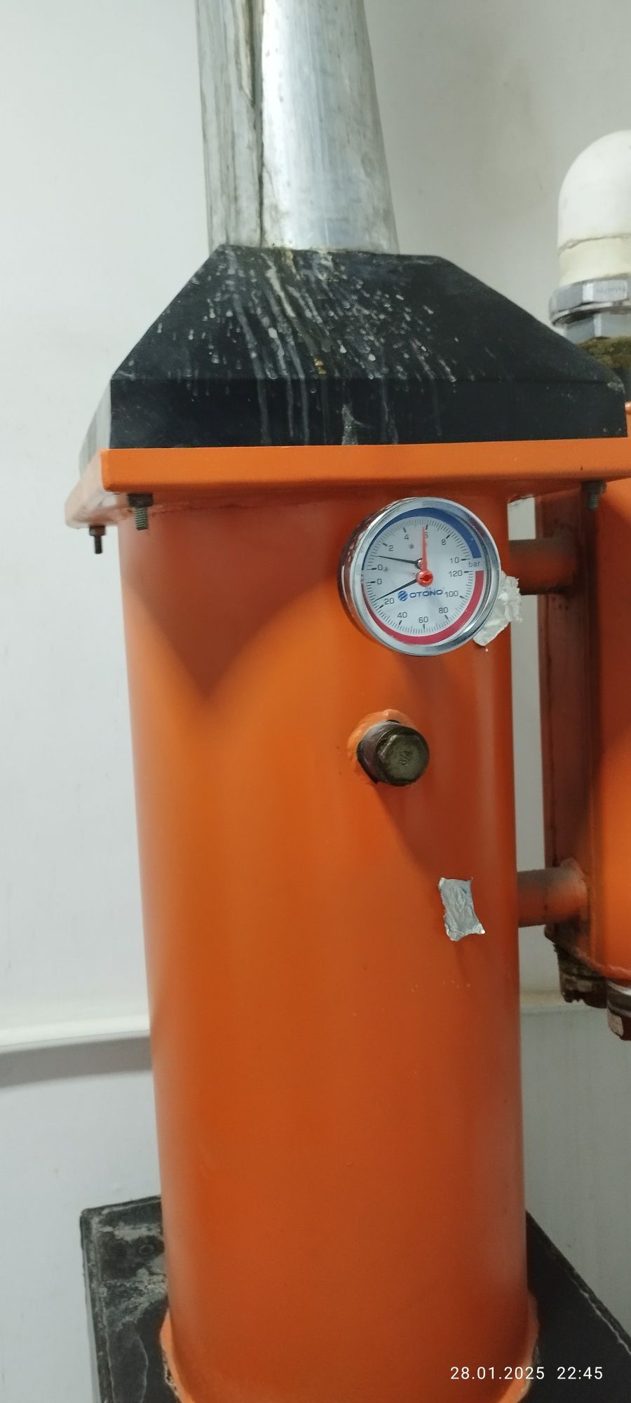 Котёл 3 Таси бирда газ, кумир, тентлик. Сотилади холати а'ло.